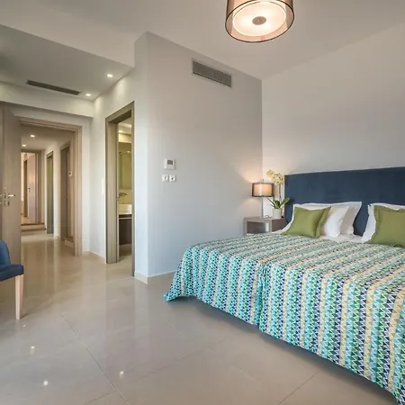 Beachfront Zante Perla 5 Bedroom Private Pool 别墅