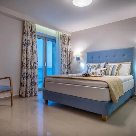 Beachfront Zante Perla 5 Bedroom Private Pool Plános