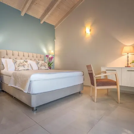 Beachfront Zante Perla 5 Bedroom Private Pool Villa