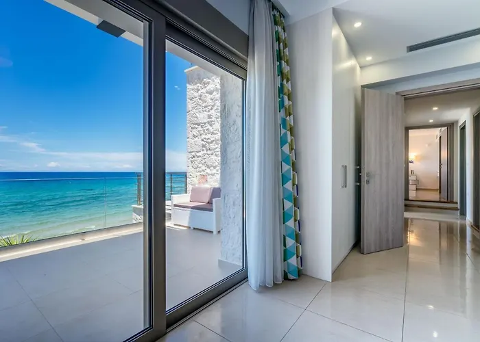 Willa Beachfront Zante Perla 5 Bedroom Private Pool