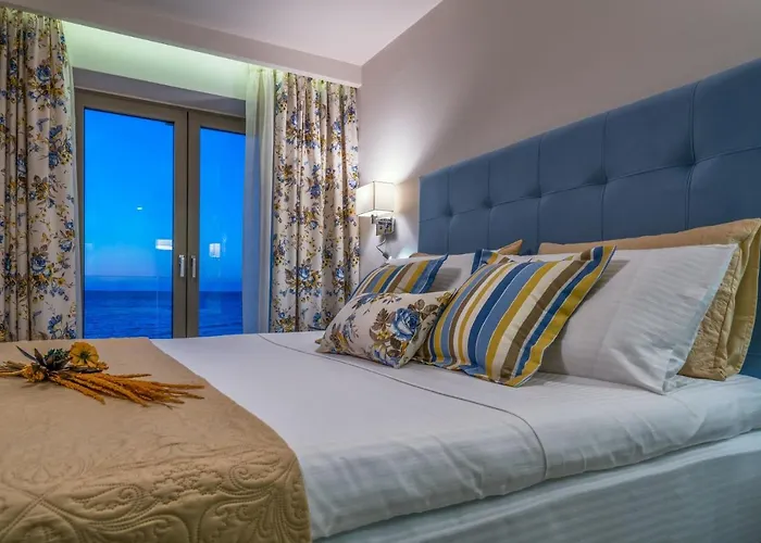 빌라 Beachfront Zante Perla 5 Bedroom Private Pool *